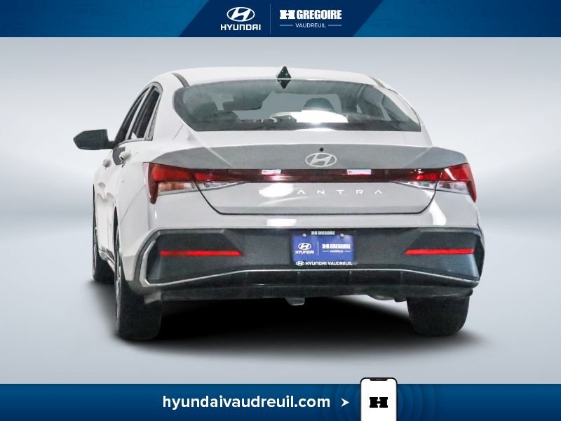 2024 Hyundai Elantra Grey Blainville - photo #7