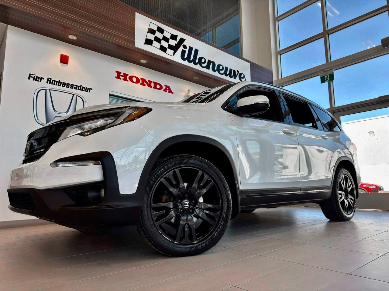 2022 Honda Pilot White Notre-Dame-des-Prairies - photo #2