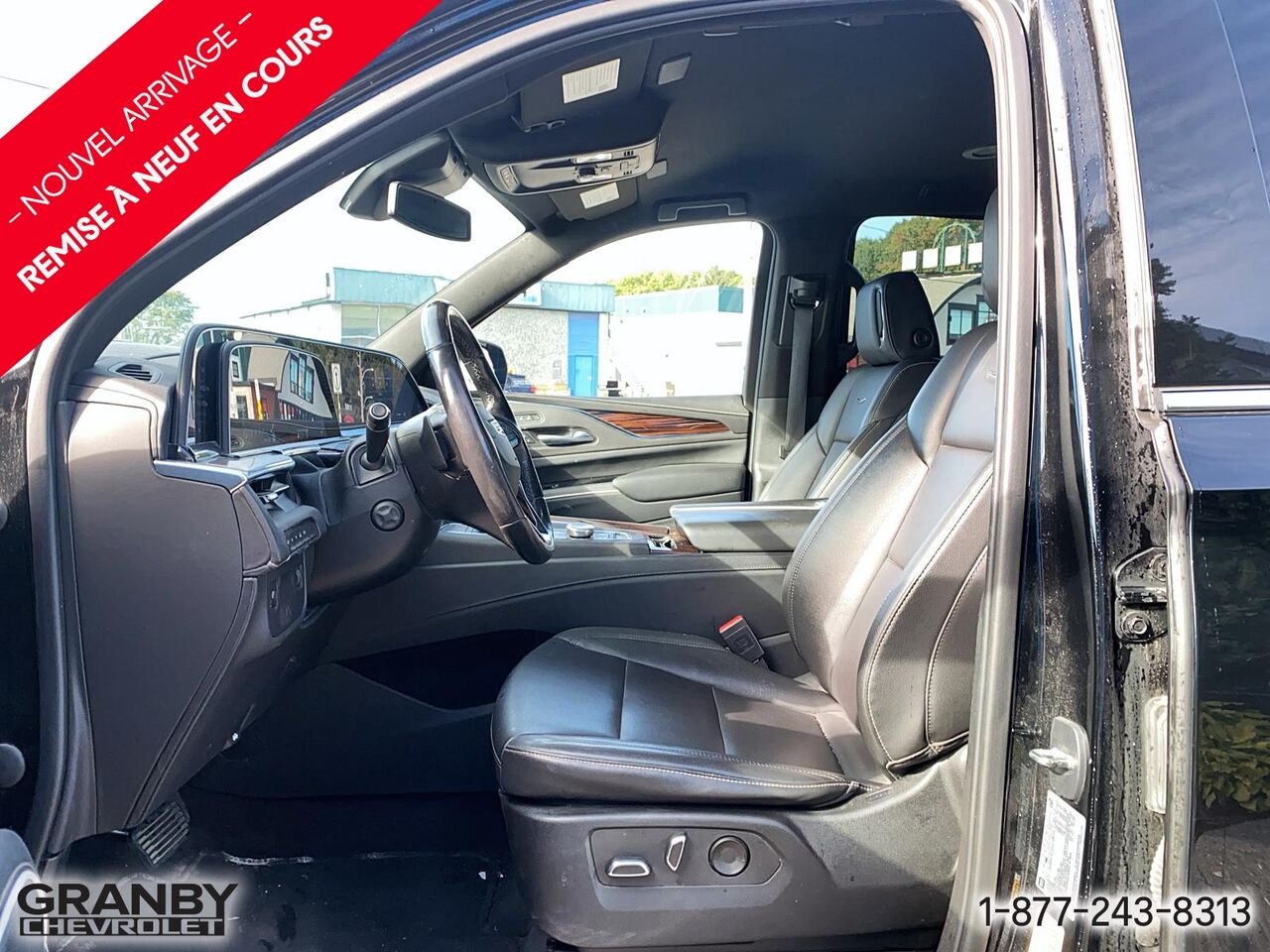 2023 Cadillac Escalade ESV Luxe 4 portes 4RM | G3887 Black Granby - photo #10