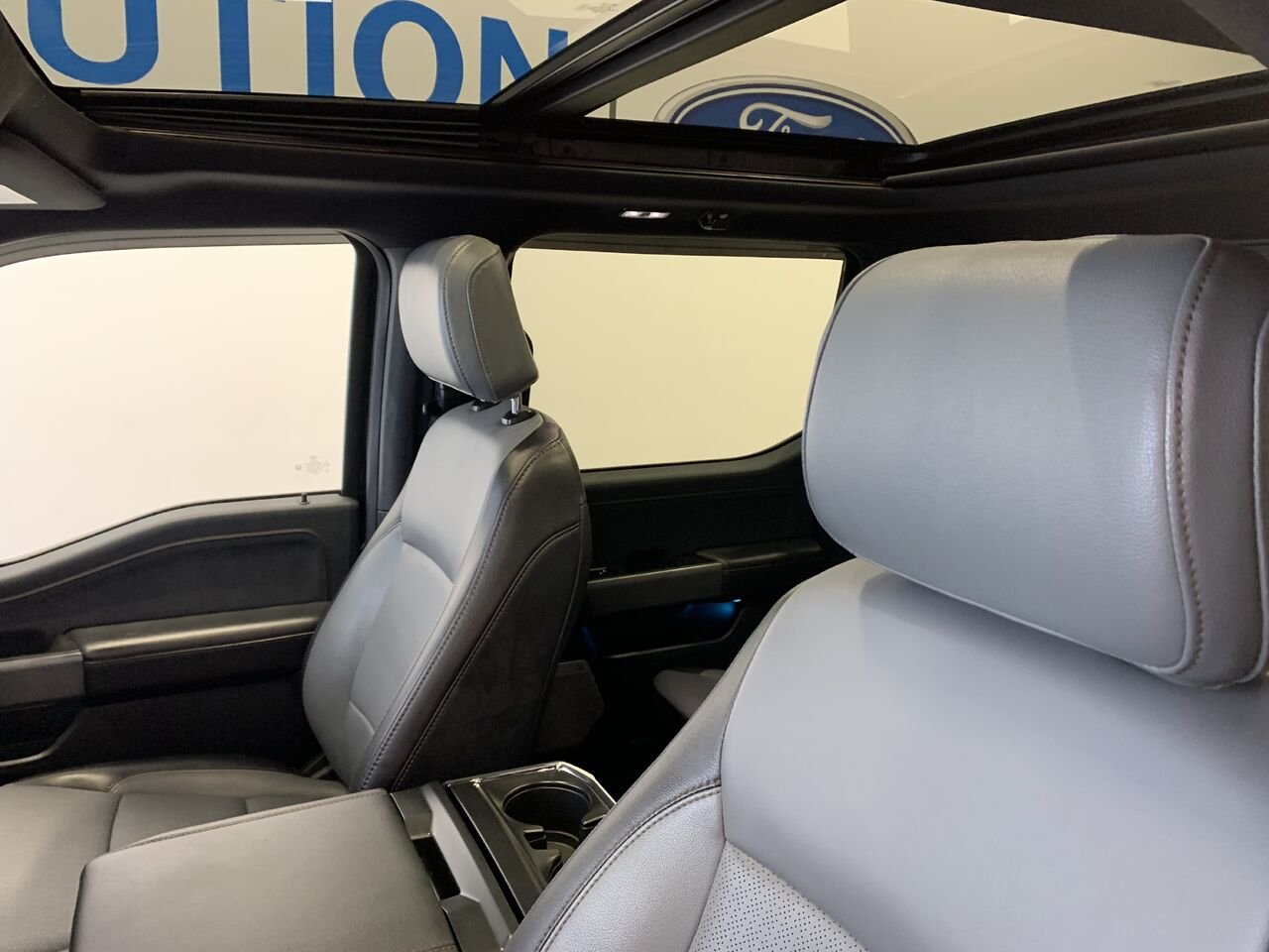 Ford F-150 Lightning LARIAT cabine SuperCrew 4RM caisse de 5,5 pi 2024 Noir Châteauguay - photo #30
