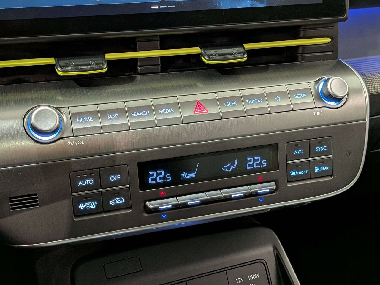 2024 Hyundai Kona Electric Ultimate FWD w/Sage-Green Interior Black Val-David - photo #25