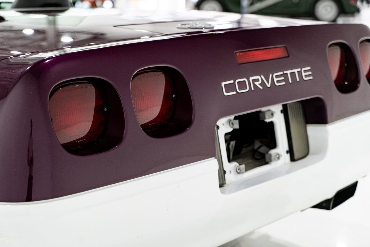 Chevrolet Corvette Convertible Pace Car 1995 Mauve Montréal - photo #49