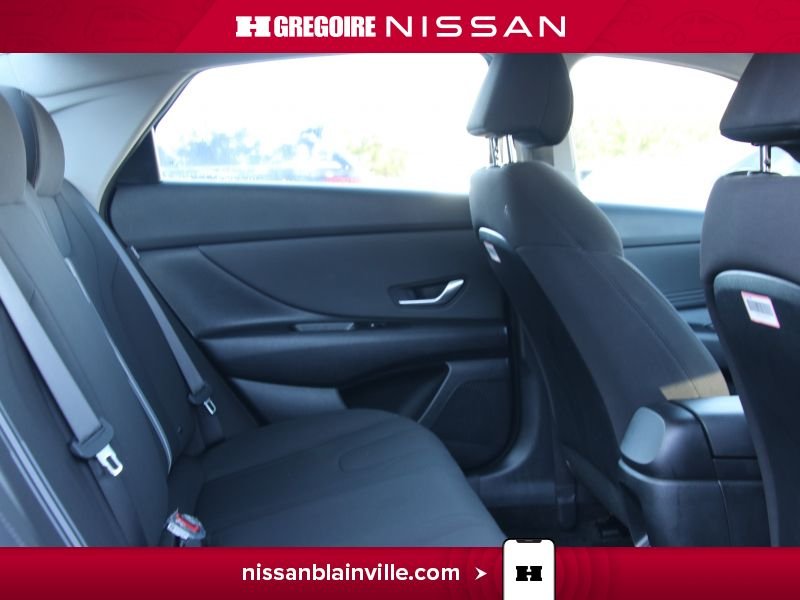 2025 Hyundai Elantra Grey Laval - photo #24