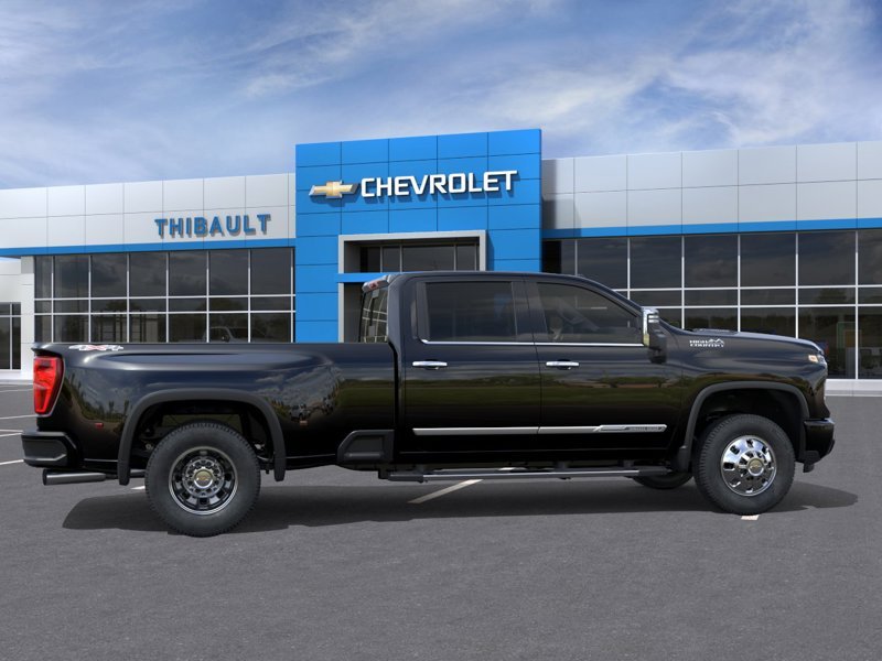 CHEVROLET SILVERADO 3500HD High Country cabine multiplace 4RM 172 po 2026 Noir Sherbrooke - photo #4