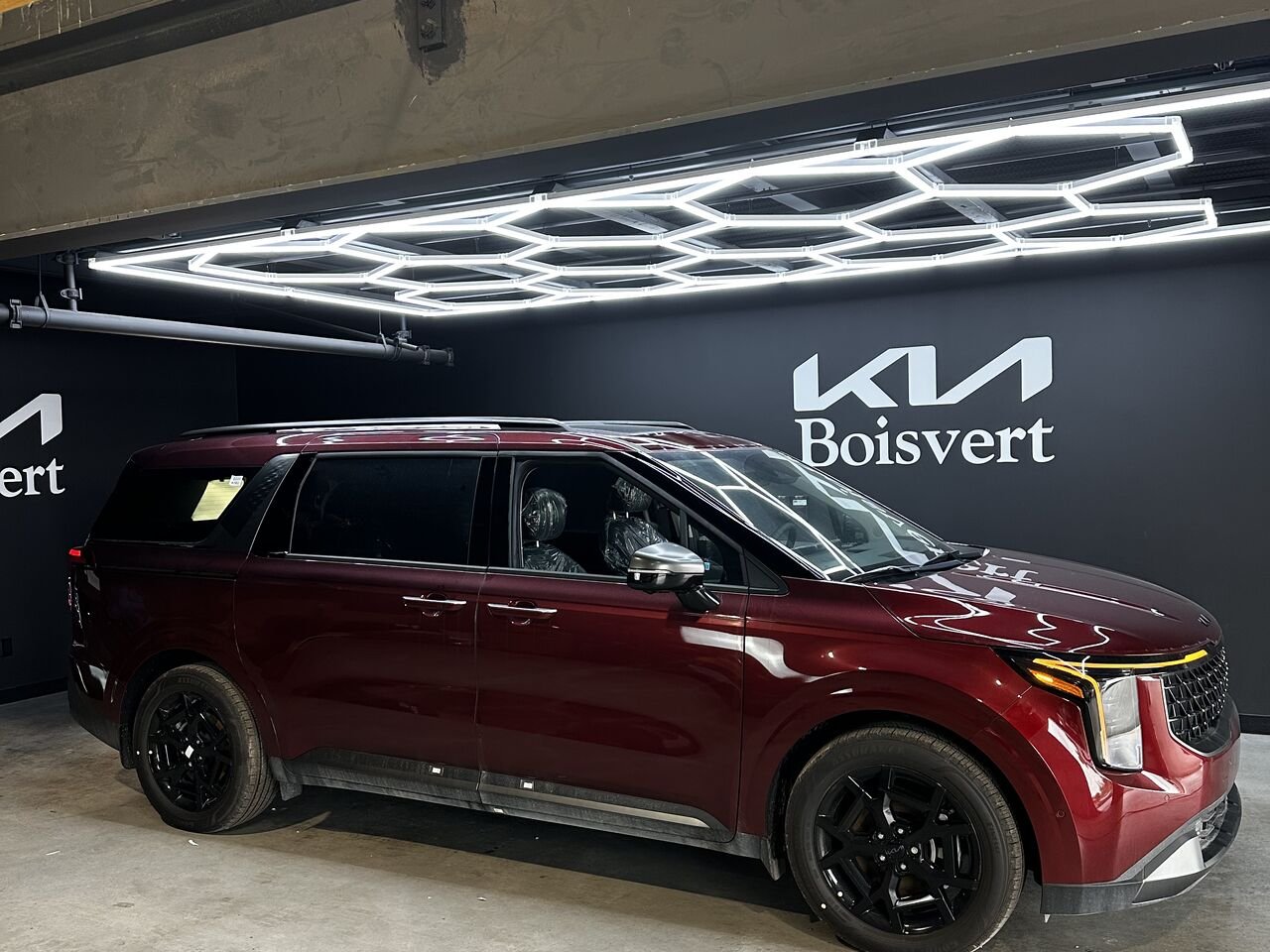 Kia Carnival 2026 Rouge éclatant Blainville - photo #1
