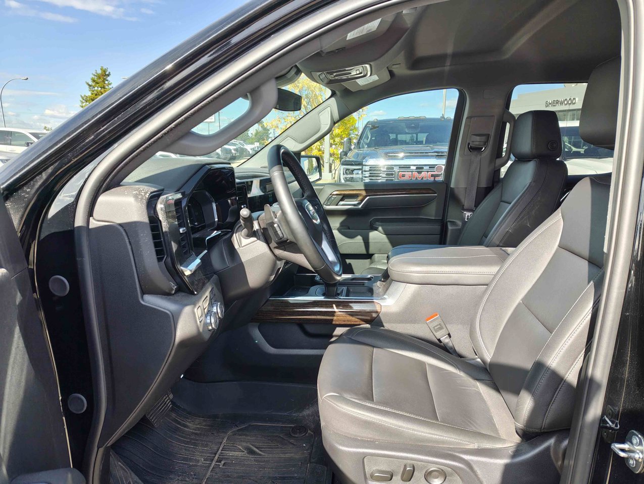 2024 GMC Sierra 1500 4WD Crew Cab 147 Elevation Black Sherwood Park - photo #7