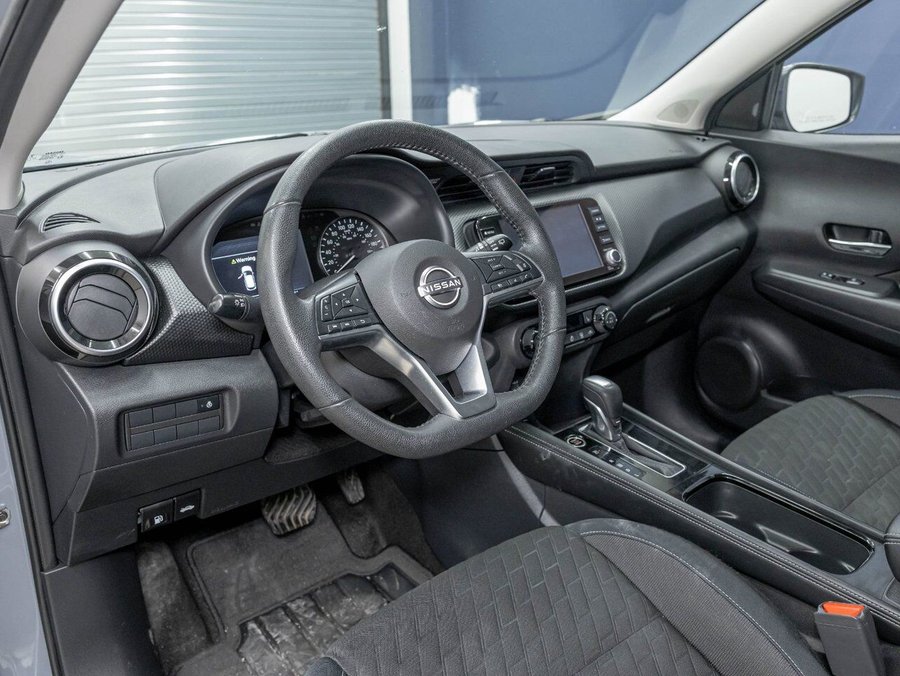 Nissan Kicks SV *SIÈGES CHAUFF* CARPLAY REG ADAPT ALERTES 2023 Gris