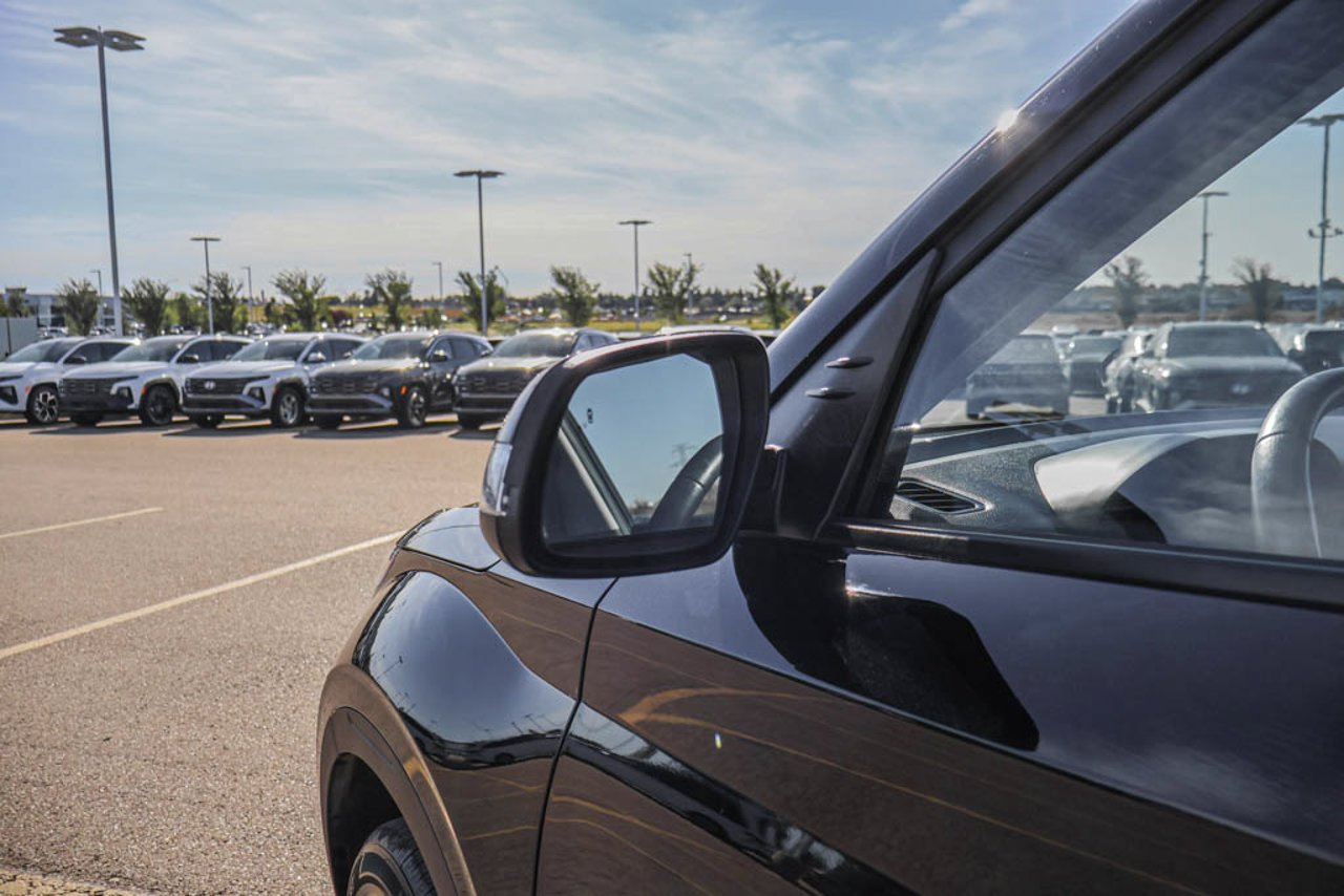 2026 Hyundai Venue Preferred IVT Black Sherwood Park - photo #13