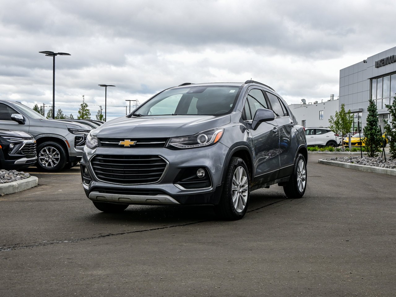 2020 Chevrolet Trax AWD 4dr Premier Grey Sherwood Park - photo #3