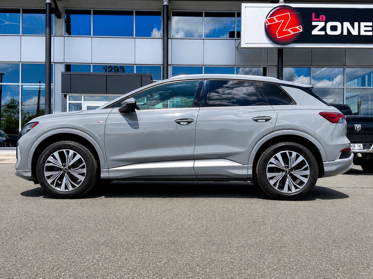 2023 Audi Q4 e-tron Grey Granby - photo #2