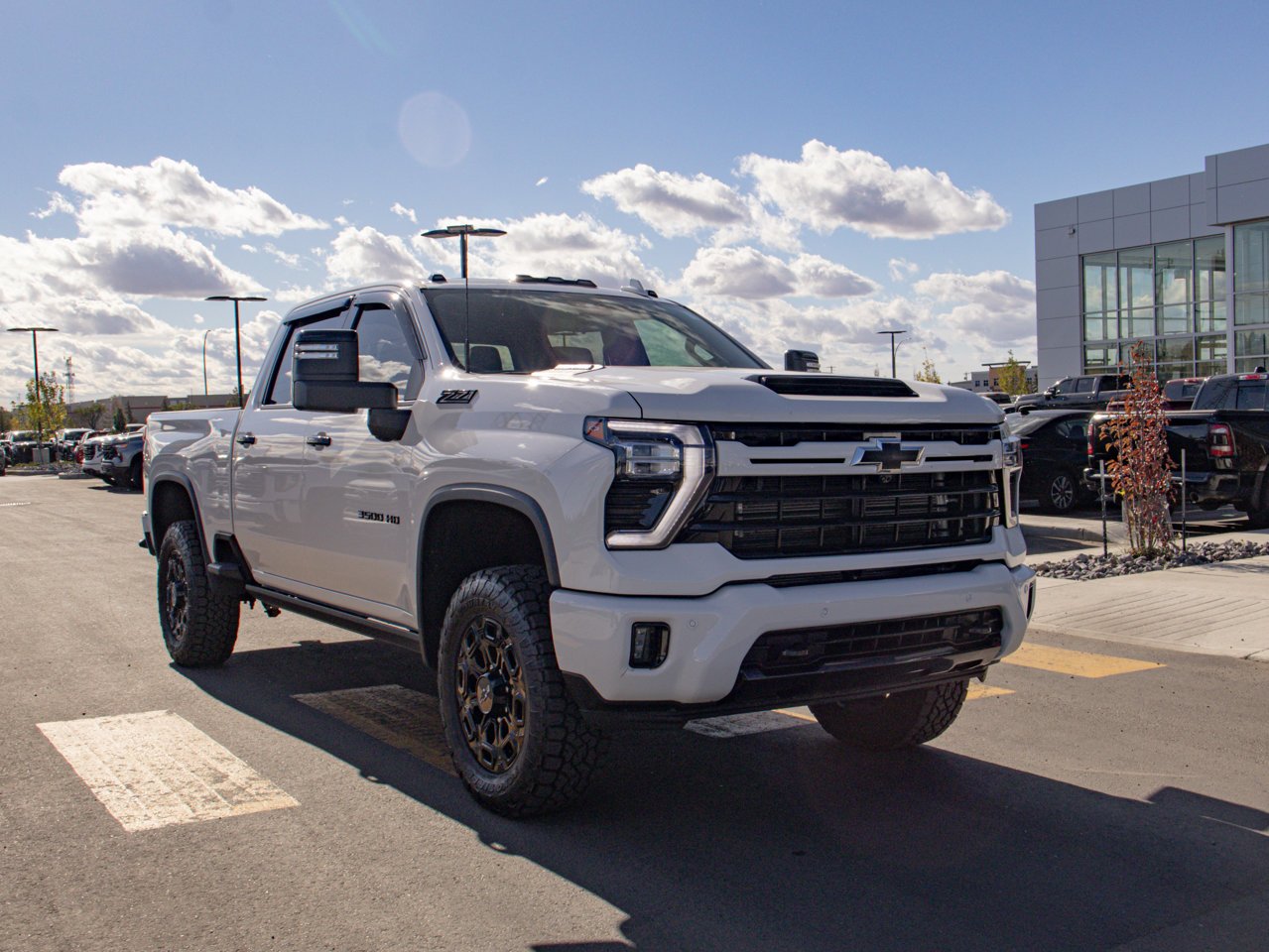 2024 Chevrolet Silverado 3500HD 4WD Crew Cab 159 LTZ White Sherwood Park - photo #11