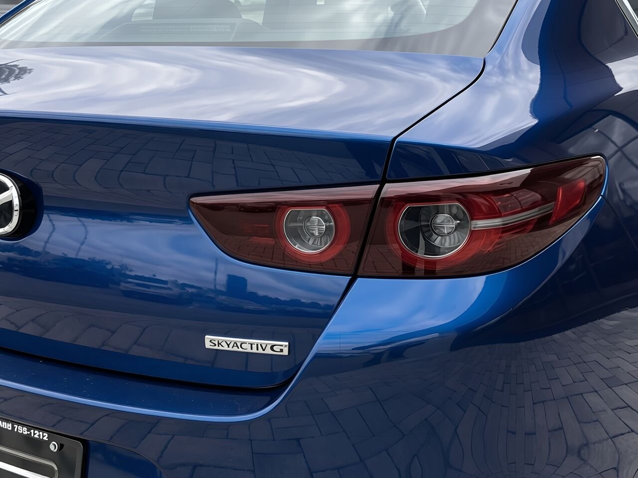 MAZDA Mazda3 2026 Bleu cristal foncé mica Notre-Dame-des-Prairies - photo #4