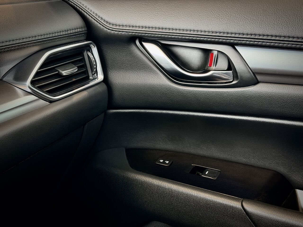 2022 Mazda CX-5 Grey Notre-Dame-des-Prairies - photo #35