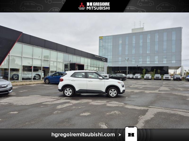 2025 Hyundai Venue White Blainville - photo #11