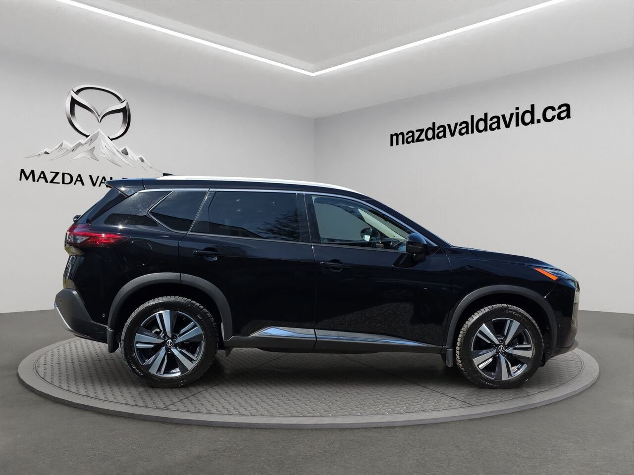 2023 Nissan Rogue Platine TI, Sièges en cuir, Navigation, toit ouvrant panoramique, détecteur d'angles morts Black Val-David - photo #3