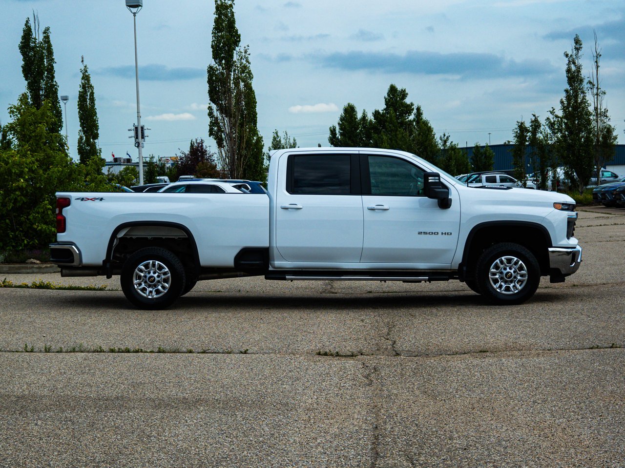 2025 Chevrolet Silverado 2500HD 4WD Crew Cab 159 LT White Sherwood Park - photo #13
