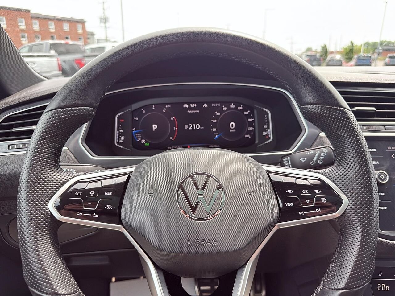 2024 Volkswagen Tiguan Red Saint-Jérôme - photo #14