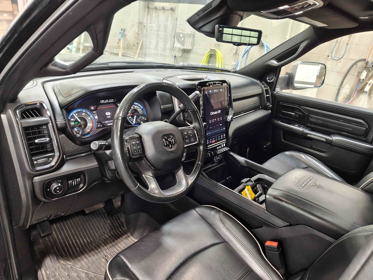 2022 Ram 3500 Limited 4x4 Crew Cab 6'4 Box Black Sherwood Park - photo #6