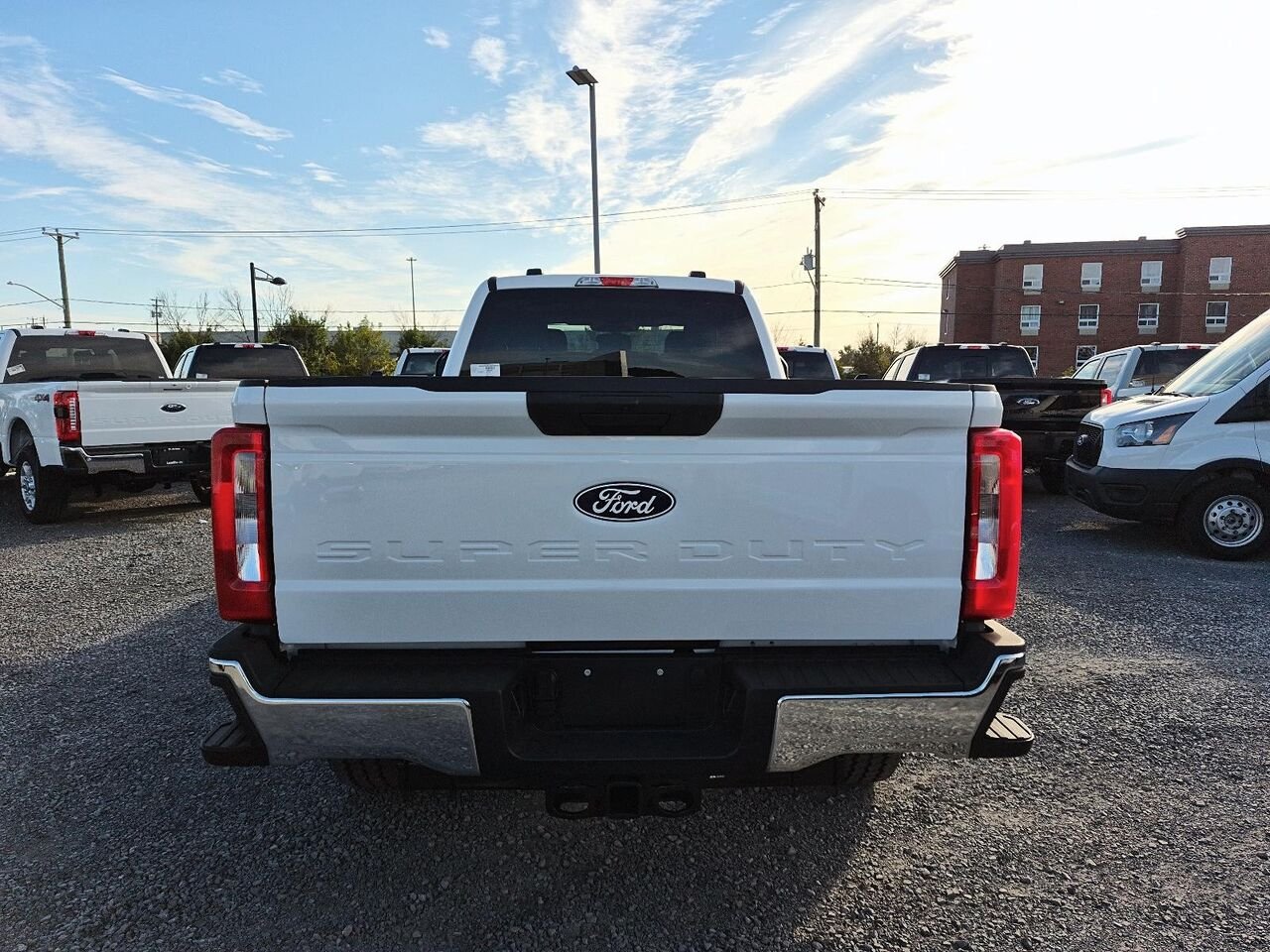 Ford Super Duty F-250 SRW 27013 | XLT 2027 Blanc Oxford Saint-Jérôme - photo #4