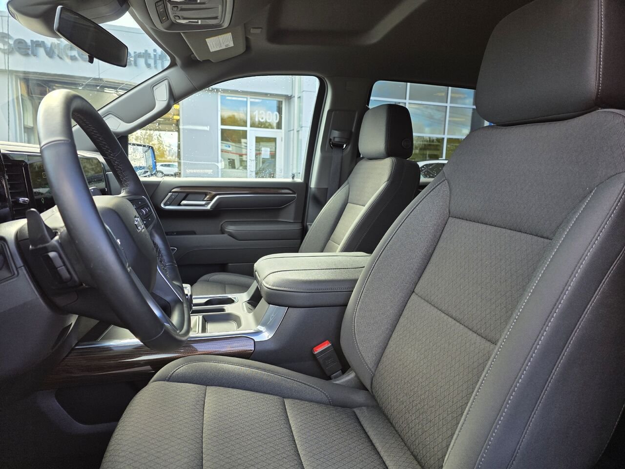 CHEVROLET Silverado 1500 K1500 SILVERADO CREW CAB RST STD/BOX (1SP) 2026 BLANC SOMMET Mont-Laurier - photo #7