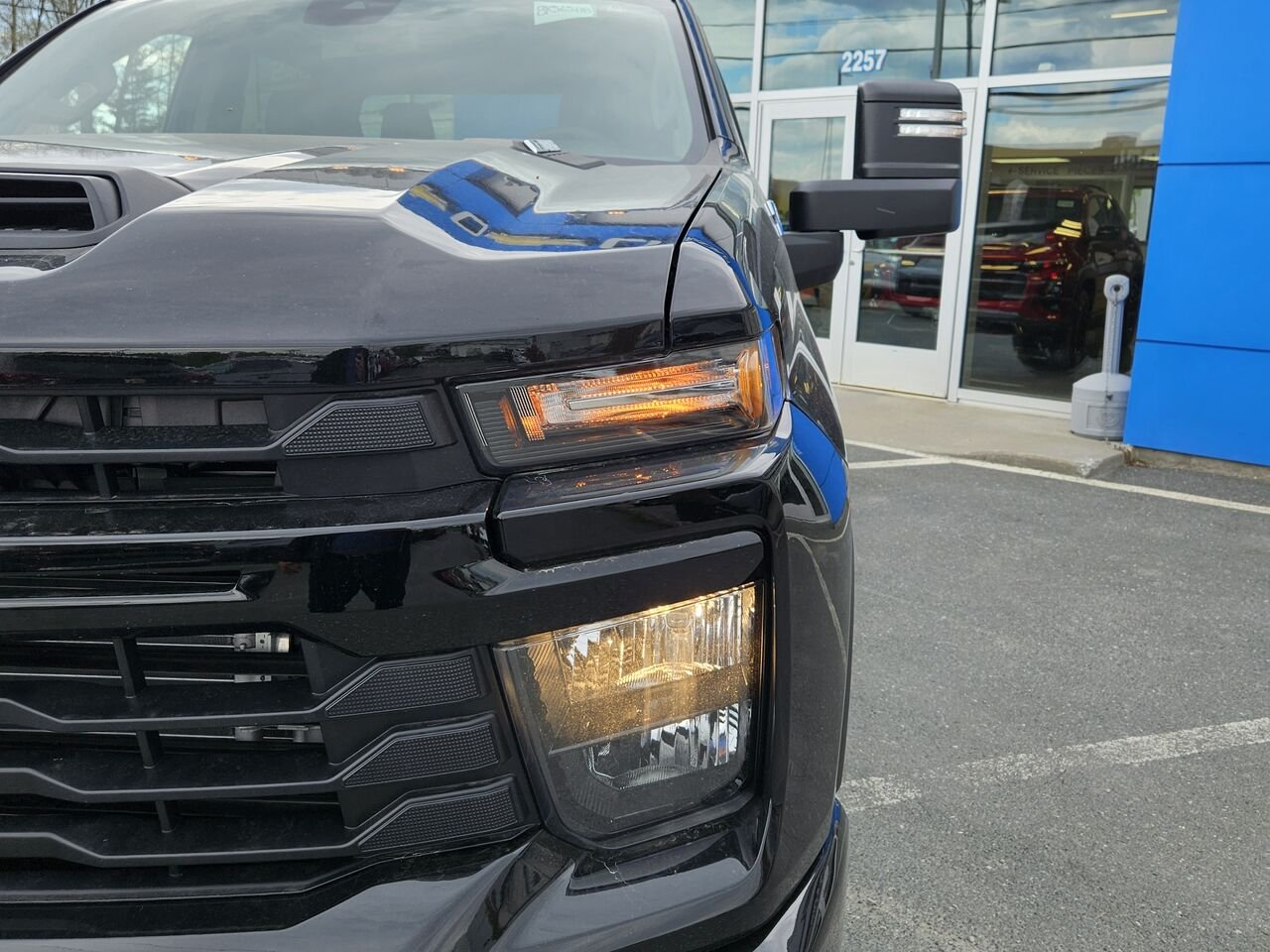 Chevrolet Silverado 2500HD Custom cabine multiplace 4RM 172 po 2026 Noir Thetford Mines - photo #5