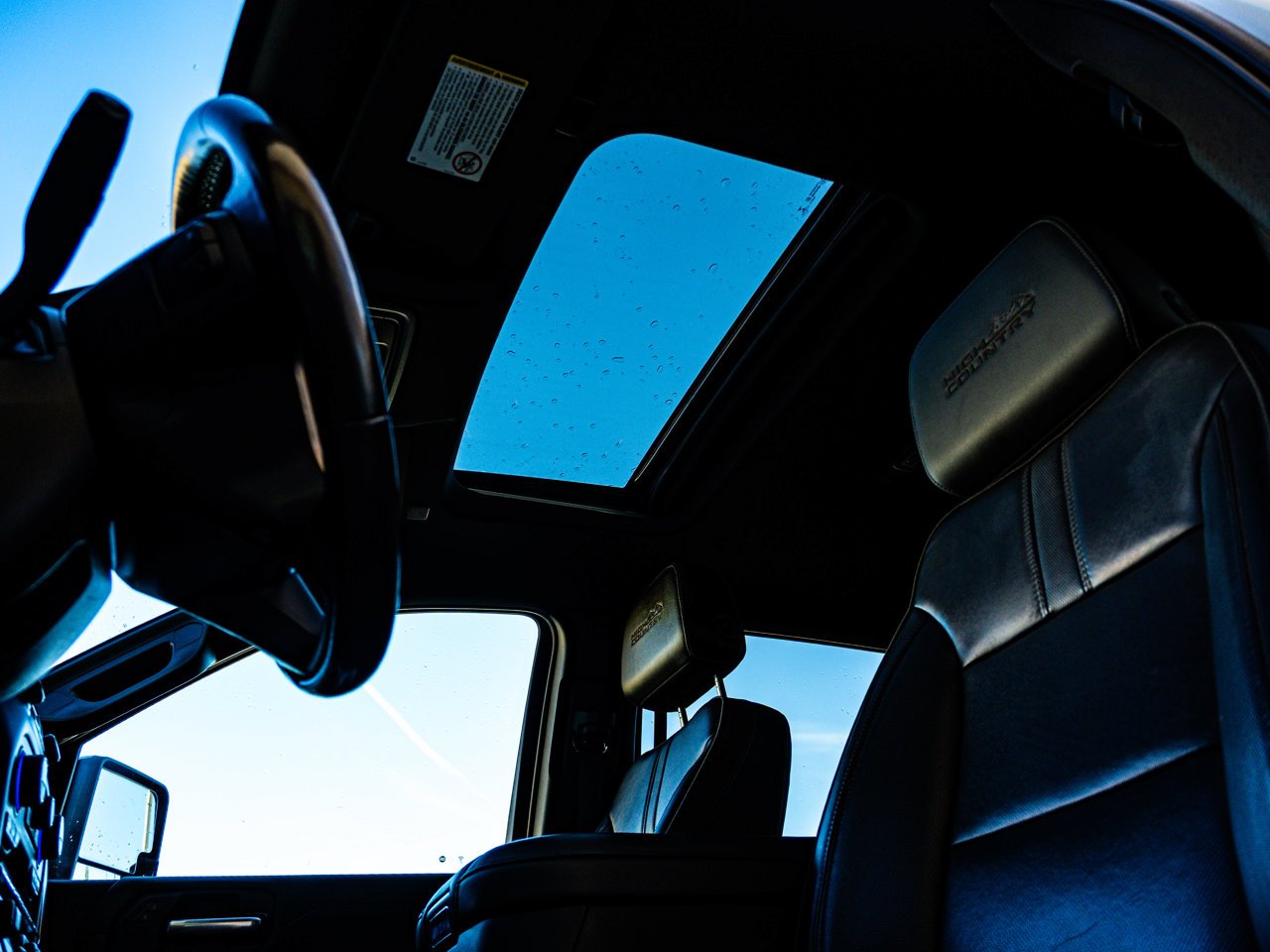 2023 Chevrolet Silverado 3500HD 4WD Crew Cab 159 High Country White Sherwood Park - photo #16