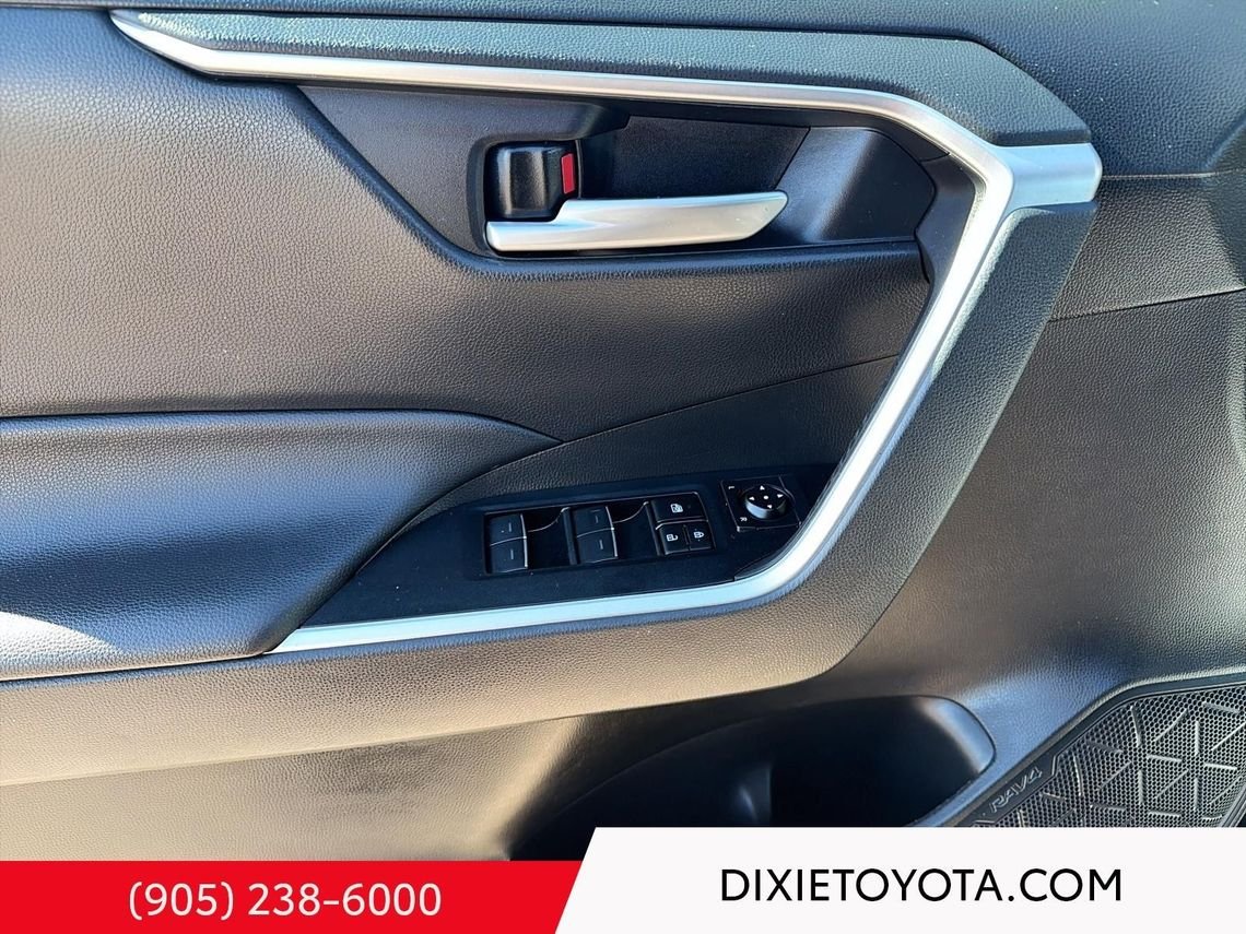 2023 Toyota RAV4 Power Sunroof, Heated Seats, Alloy Wheels, Heated Steering Wheel, Bluetooth Midnight Black Metallic Mississauga - photo #16