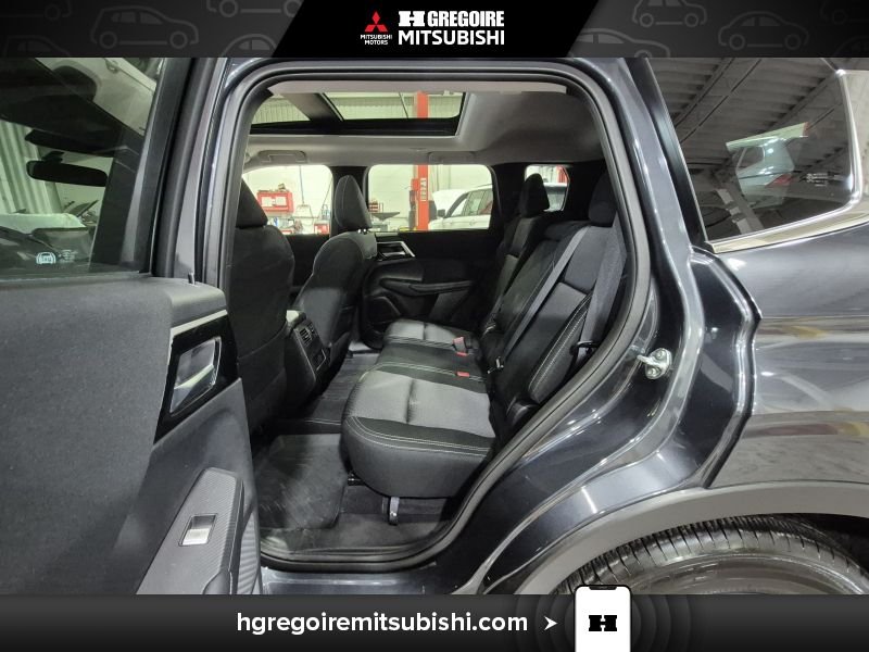 2025 Mitsubishi Outlander Plug-In Hybrid Grey Blainville - photo #29
