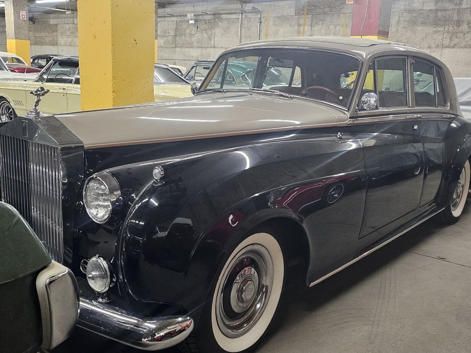 Rolls-Royce Silver Cloud II **PRIX EN USD** Radford Countryman | Left hand drive 1961 Montréal - photo #0