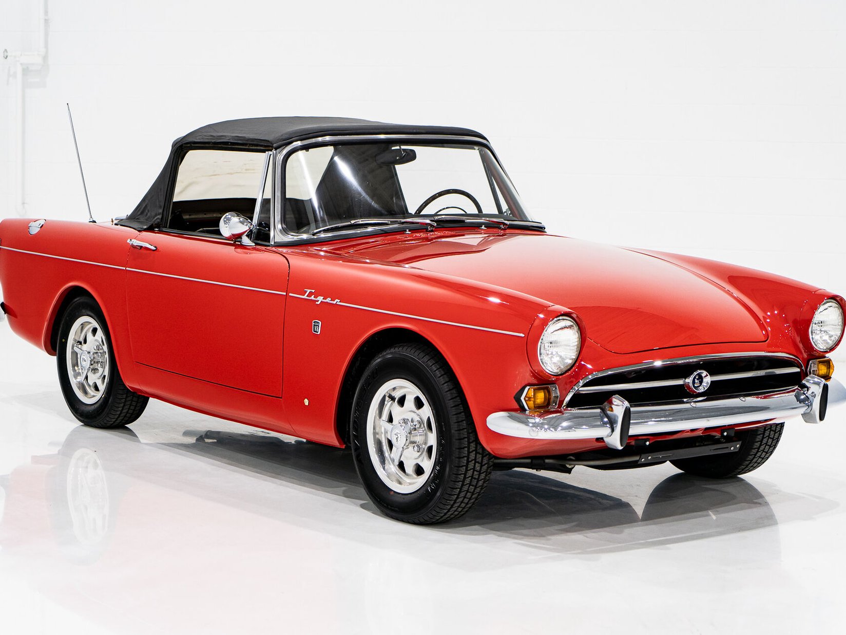 Sunbeam Tiger Unrestored with single repaint **PRIX EN USD** 1967 Rouge Montréal - photo #49