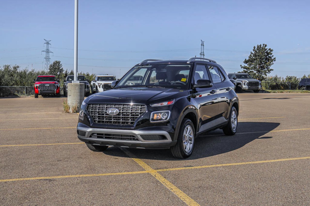 2026 Hyundai Venue Preferred IVT Black Sherwood Park - photo #3