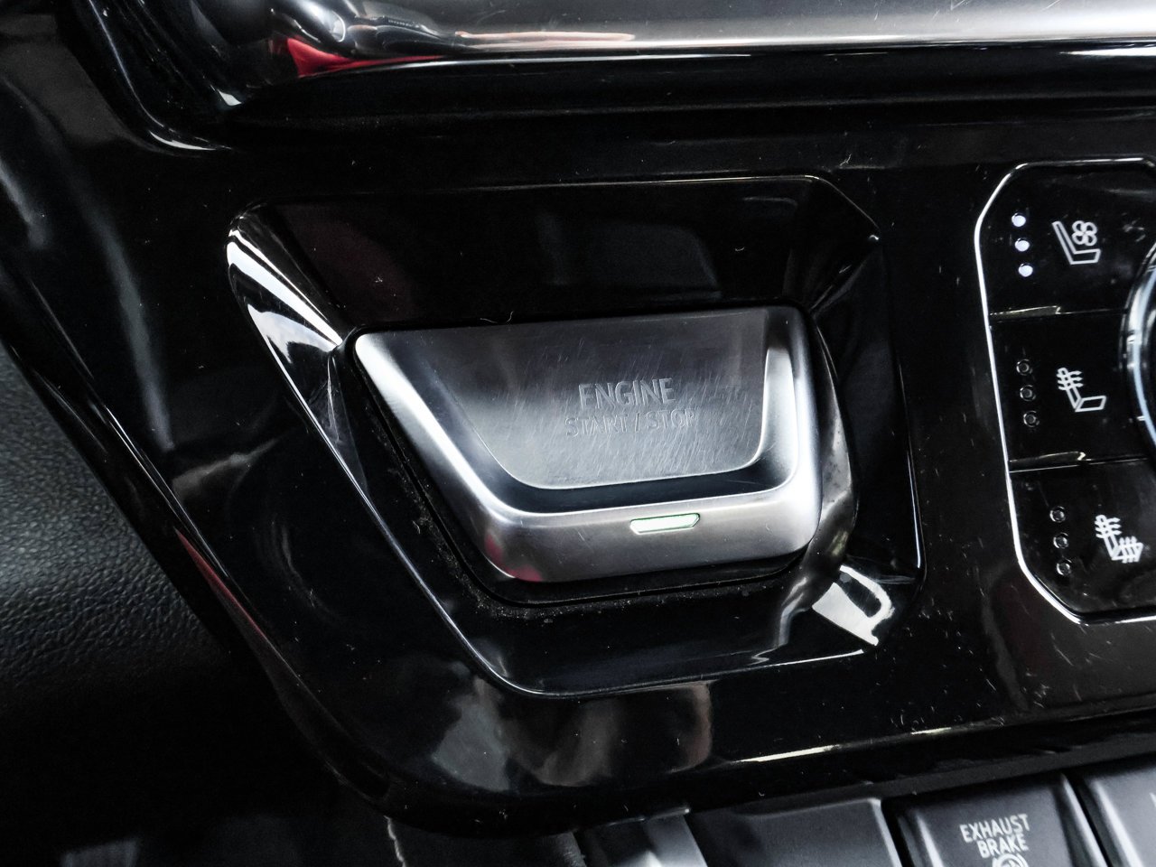 2024 GMC Sierra 3500HD 4WD Crew Cab 159 Denali Ultimate Black Sherwood Park - photo #25