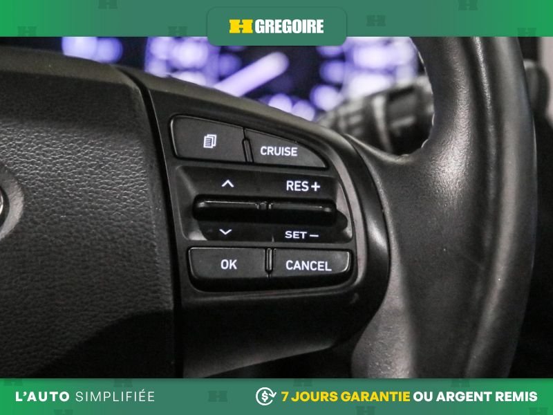 Hyundai Venue 822520 | Ultimate AUTO AC CUIR TOIT NAV MAGS CAM RECUL BLEU 2021 Blanc Laval - photo #20