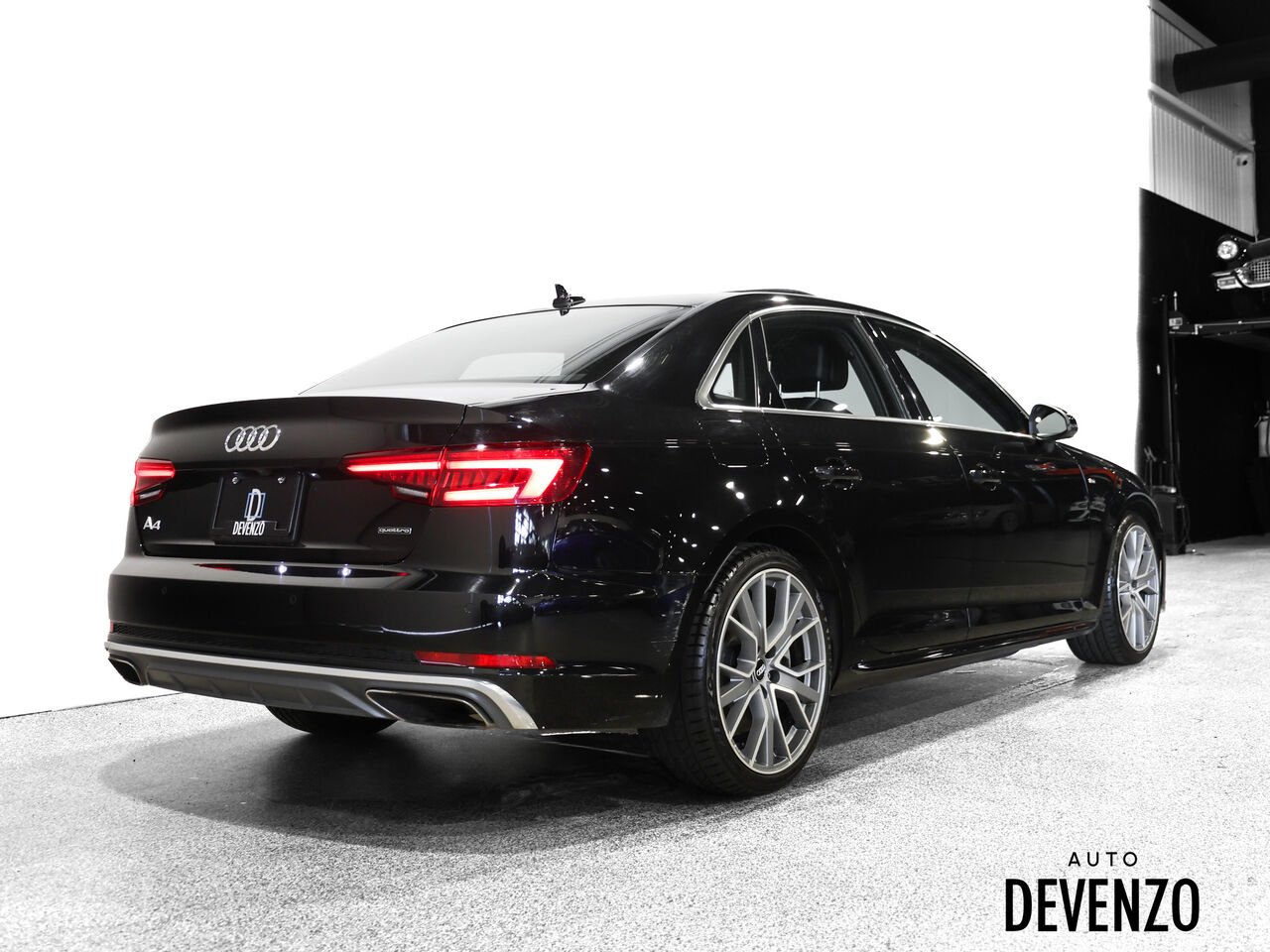 2019 Audi berline A4 Black Saint-Eustache - photo #3