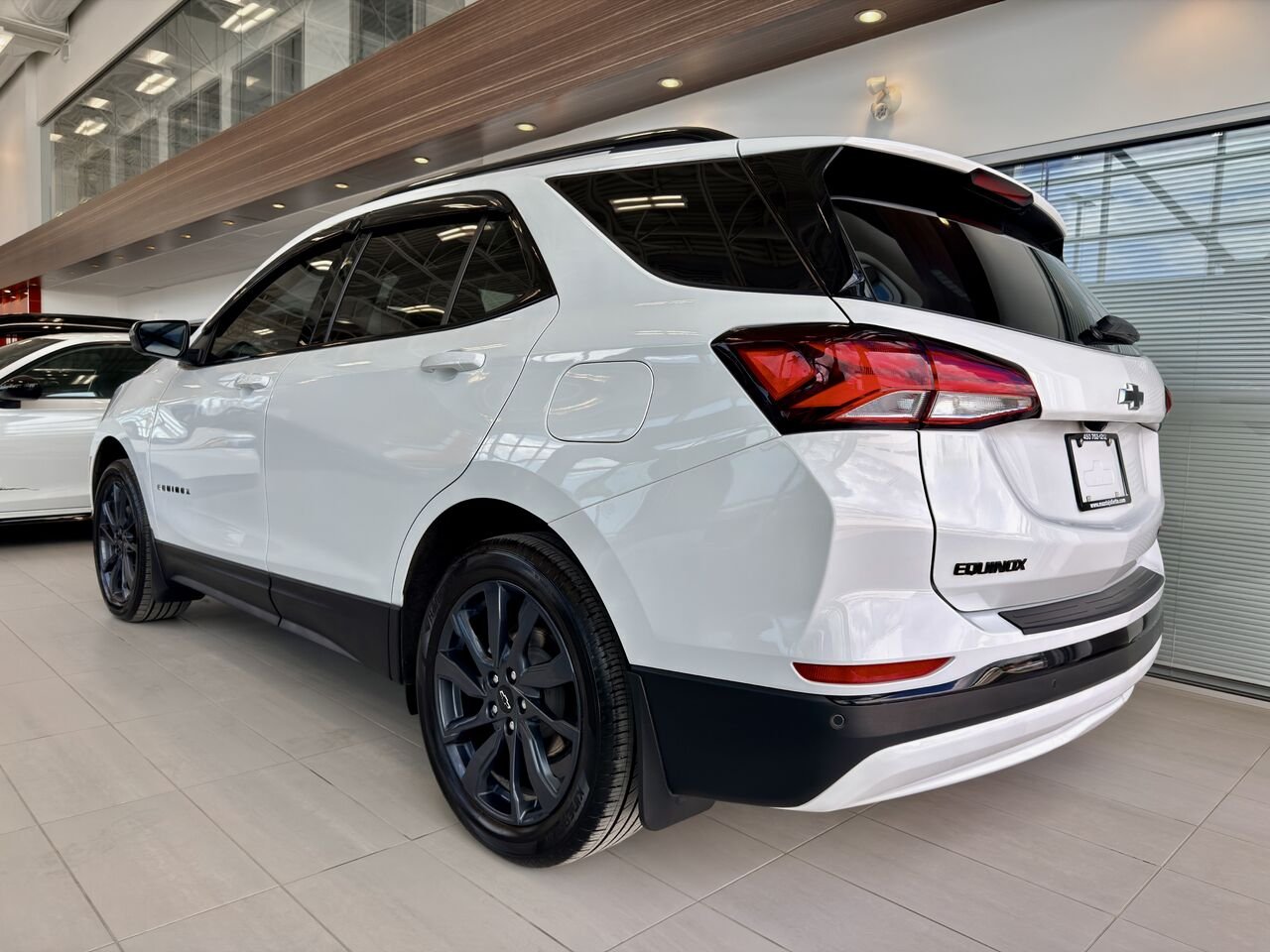 2024 Chevrolet Equinox White Notre-Dame-des-Prairies - photo #8