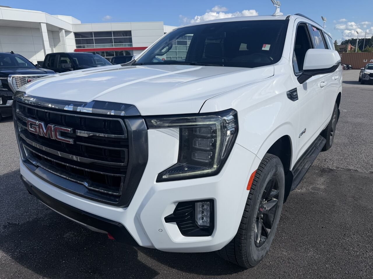 2023 GMC YUKON AT4 AT4 4 portes 4RM White Gatineau - photo #0