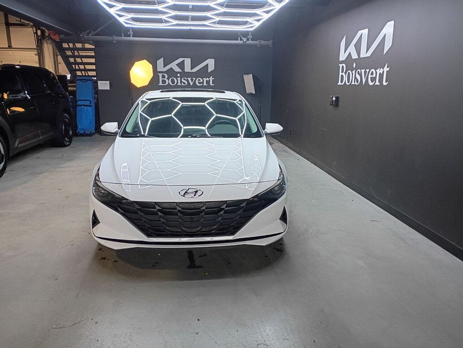 Hyundai Elantra Preferred IVT avec ensemble Soleil et technologie 2021 Blanc