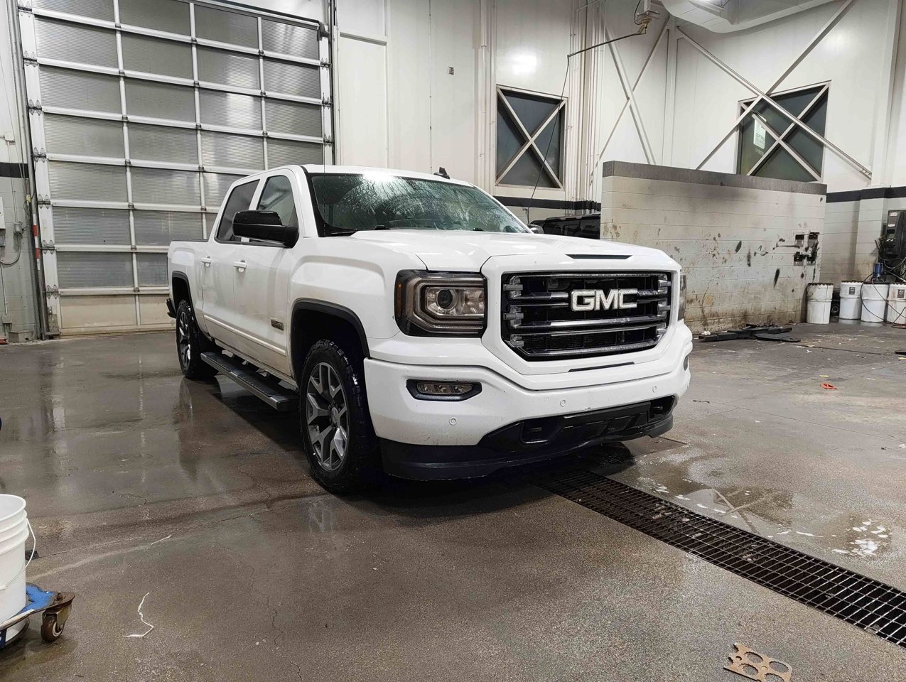 2016 GMC Sierra 1500 4WD Crew Cab 143.5 SLT White Sherwood Park - photo #2