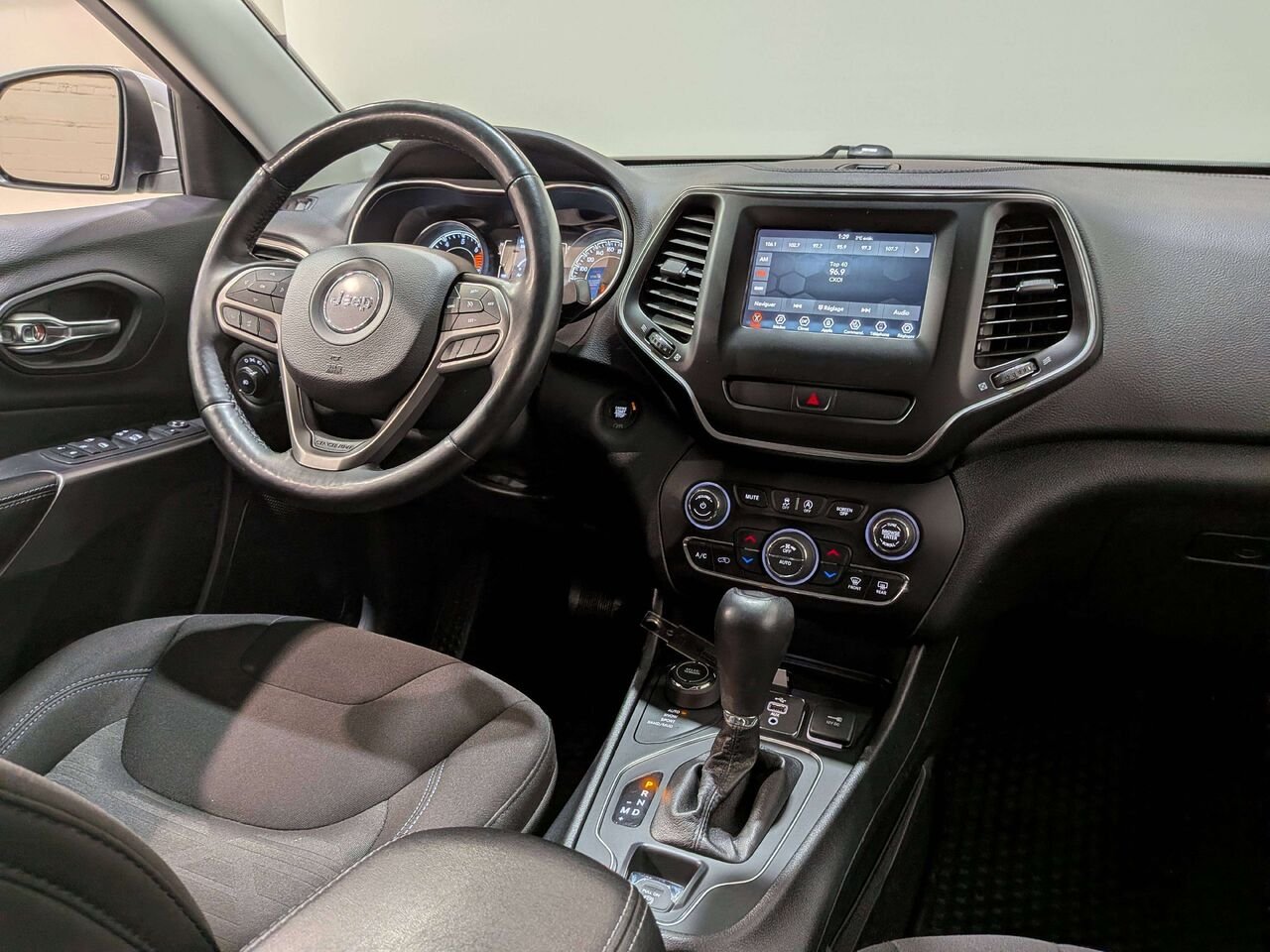 Jeep Cherokee 2019 Blanc Val-David - photo #18