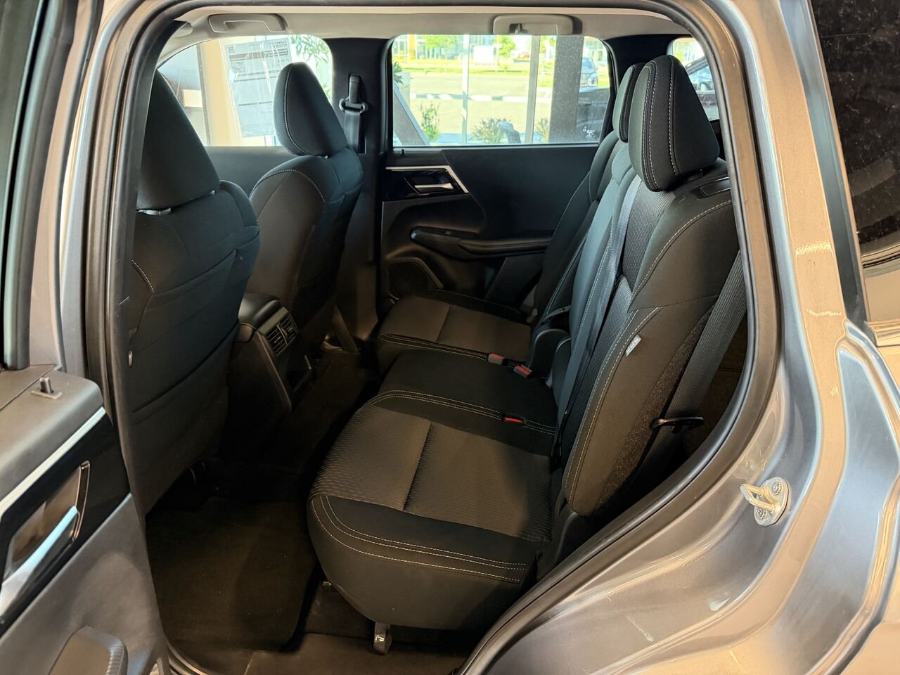 Mitsubishi Outlander 2024 Gris Saint-Eustache - photo #9