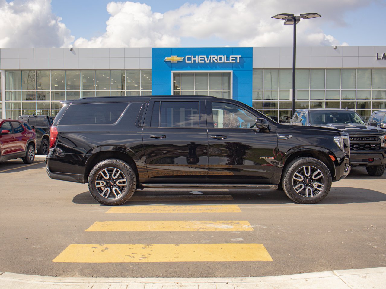 2024 GMC Yukon XL 4WD 4dr AT4 Black Sherwood Park - photo #13