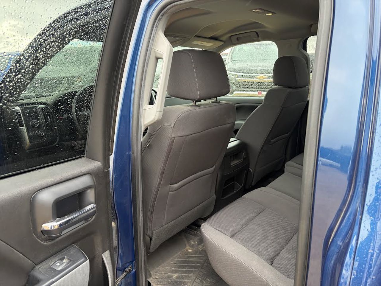 2018 Chevrolet Silverado 1500 4WD Double Cab 143.5 LT w/1LT Blue Sherwood Park - photo #5