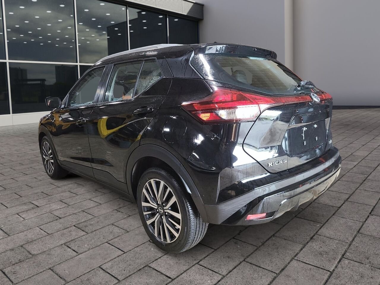 2021 Nissan Kicks SV TA Black Québec - photo #6