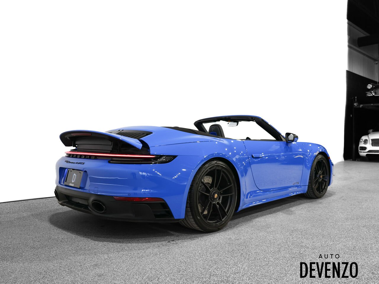 2023 Porsche 911 Blue Saint-Eustache - photo #5