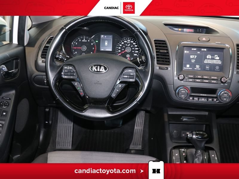 2017 Kia Forte White Blainville - photo #17