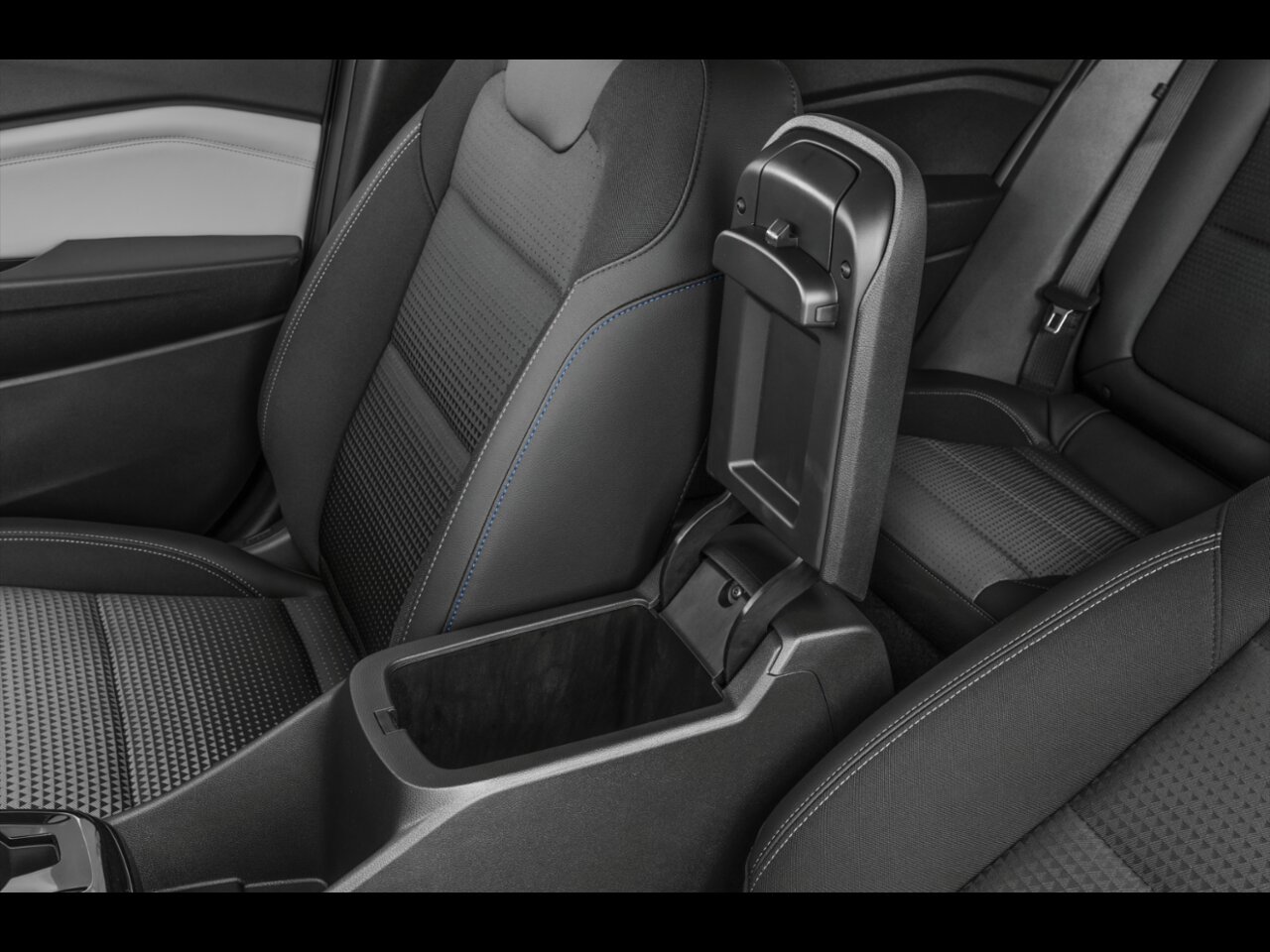 CHEVROLET Trax 1RS 4 portes TA 2026 Rouge sommet Gatineau - photo #6