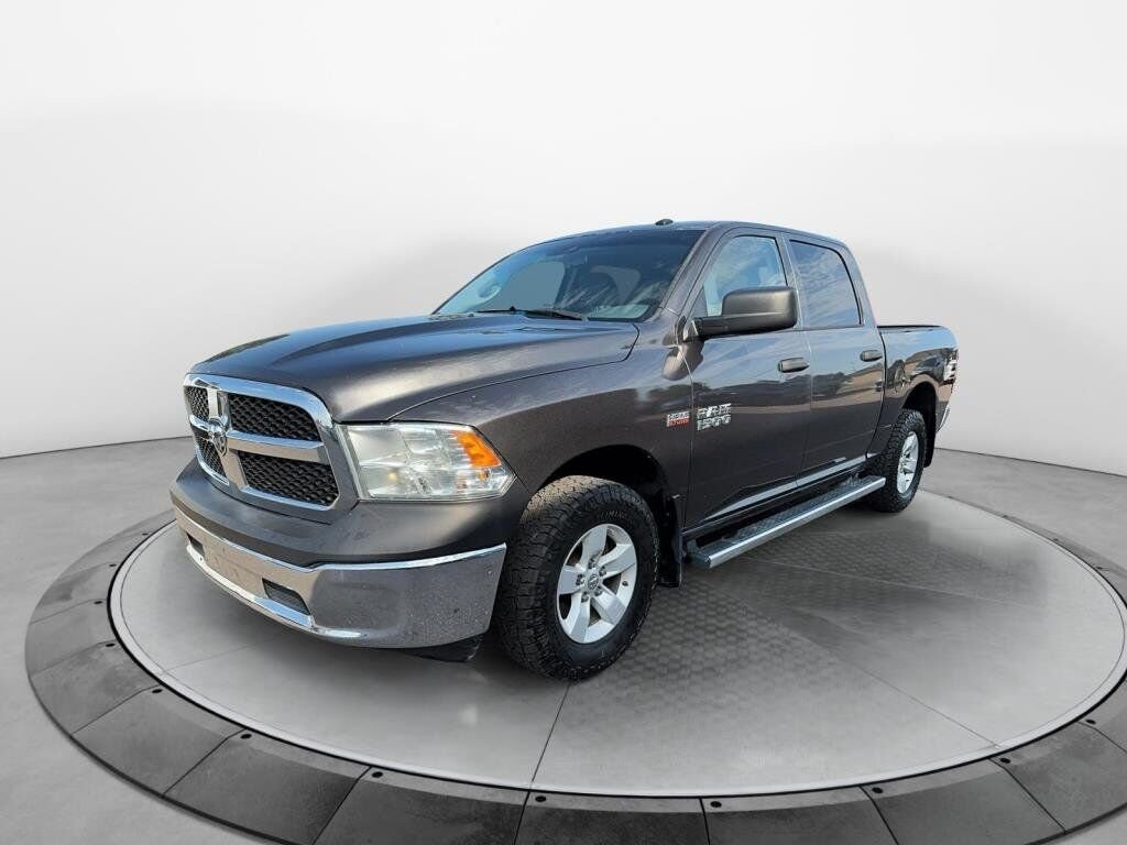 2017 Ram 1500 ST Grey Baie-Comeau - photo #0