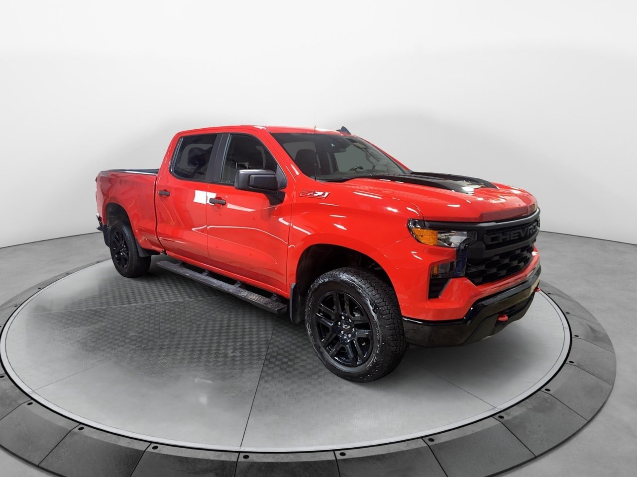 Chevrolet Silverado 1500 Custom Trail Boss 2024 Rouge Baie-Comeau - photo #2