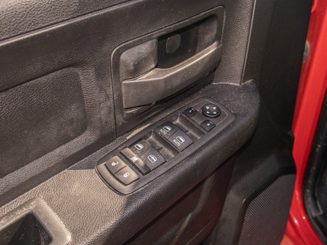 2022 Ram 1500 Classic Express 4x4 Crew Cab 5'7 Box Red Sherwood Park - photo #19