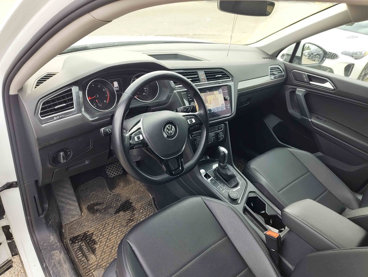2018 Volkswagen Tiguan Comfortline 4MOTION White Sherwood Park - photo #6